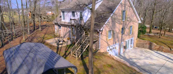 $650,000 | 3883 Dobbins Pike, Portland, TN 37148