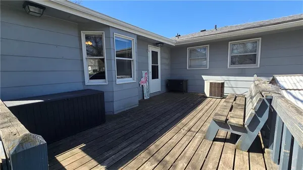 $320,000 | 612 North Cedar Street, Cameron, MO 64429