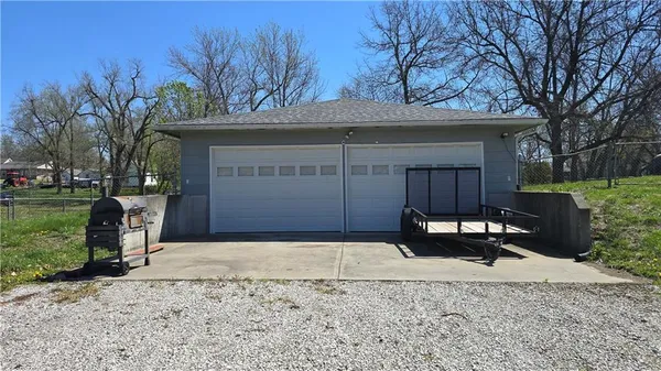 $320,000 | 612 North Cedar Street, Cameron, MO 64429