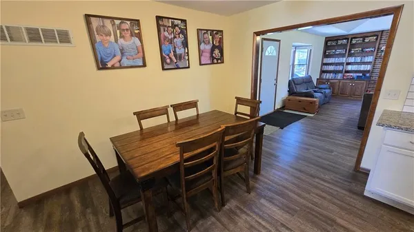 $320,000 | 612 North Cedar Street, Cameron, MO 64429