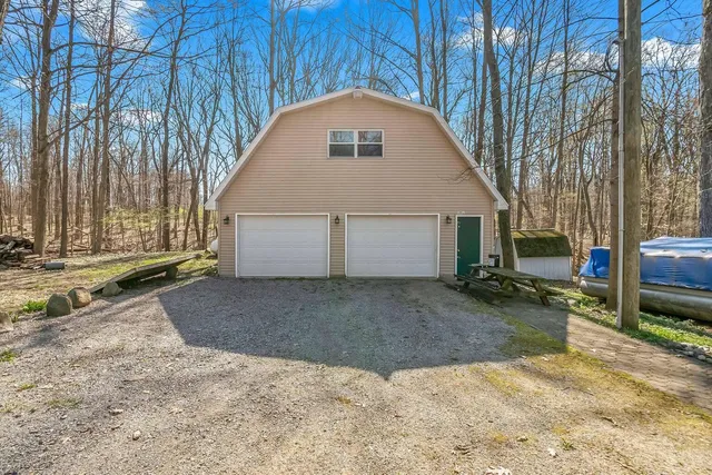 $99,000 | 3549 Majestic Court, Hillsdale, MI 49242