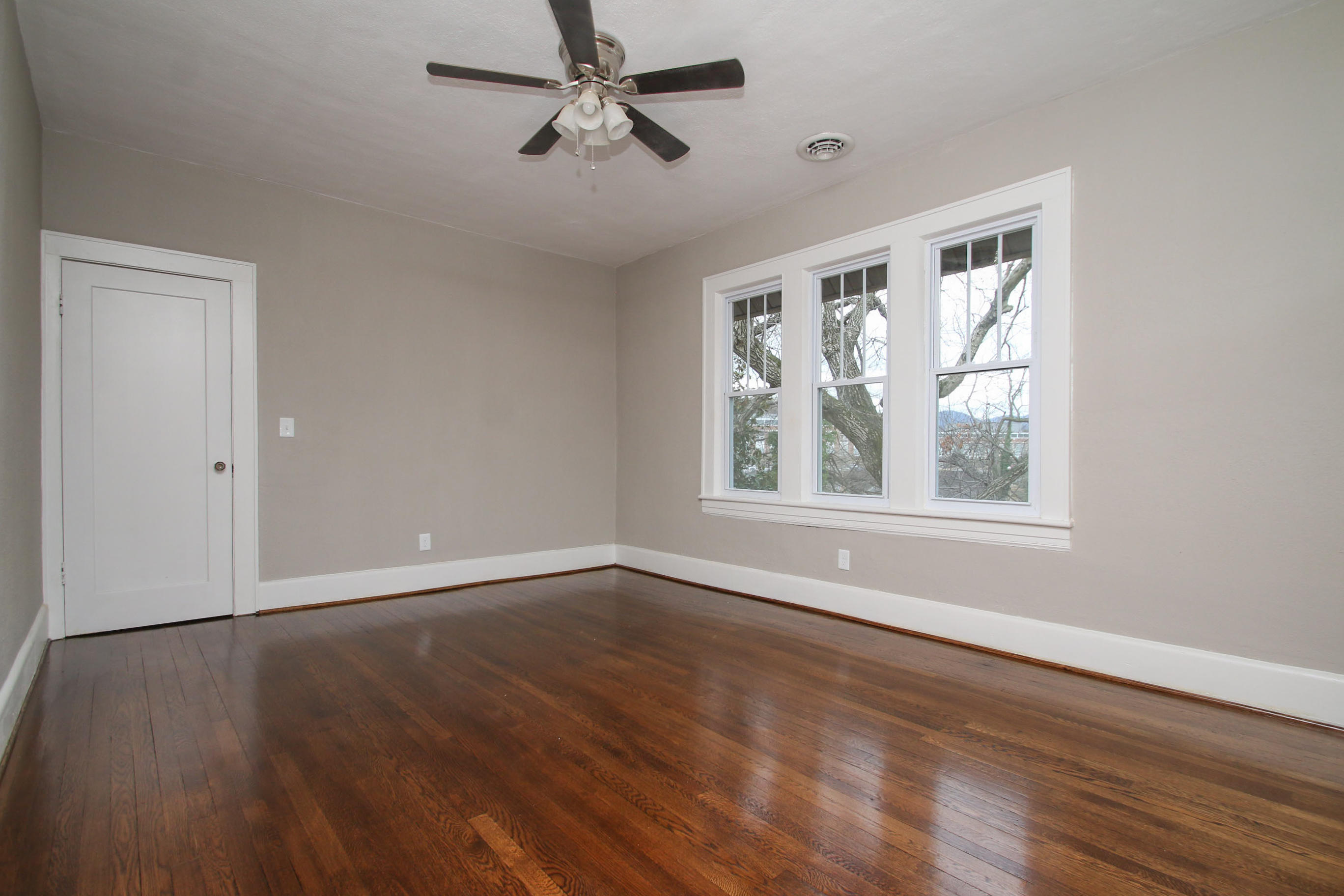 1952 Grandin Road Southwest Roanoke, VA 24015 - Photo 65 of 92 img_8635