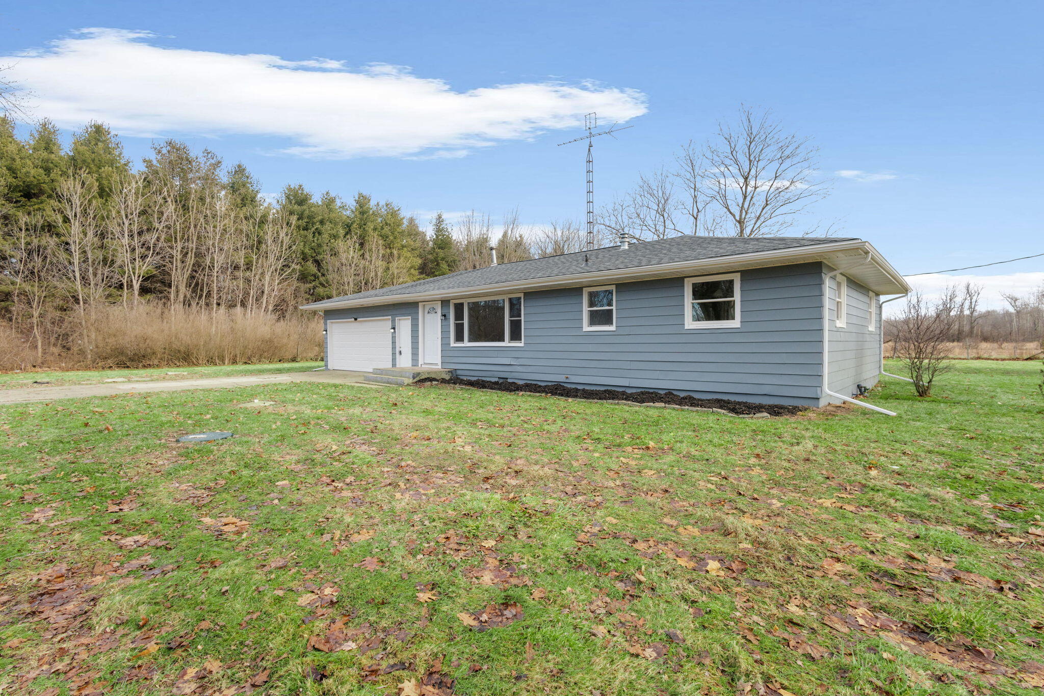 63041 70th Street Watervliet, MI 49098 - Photo 2 of 33 2-web-or-mls-001 (2)