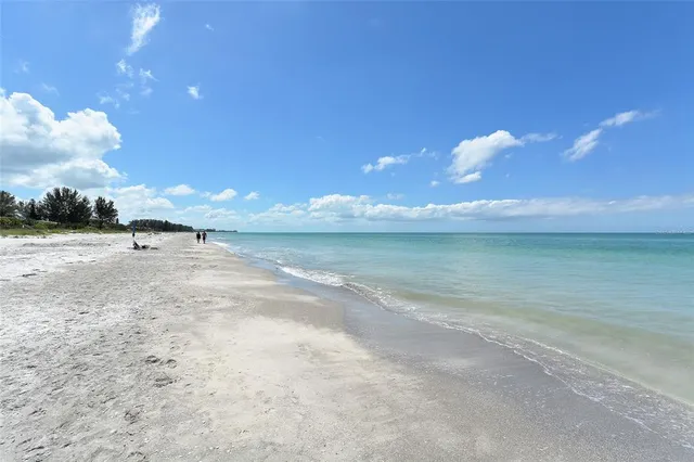 $1,100,000 | 579 Bayview Drive, Longboat Key, FL 34228