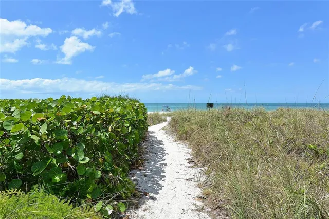 $1,100,000 | 579 Bayview Drive, Longboat Key, FL 34228