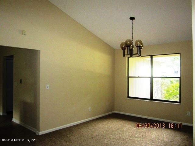 10258 Bear Valley Road Jacksonville, FL 32257 - Photo 3 of 9 dining area