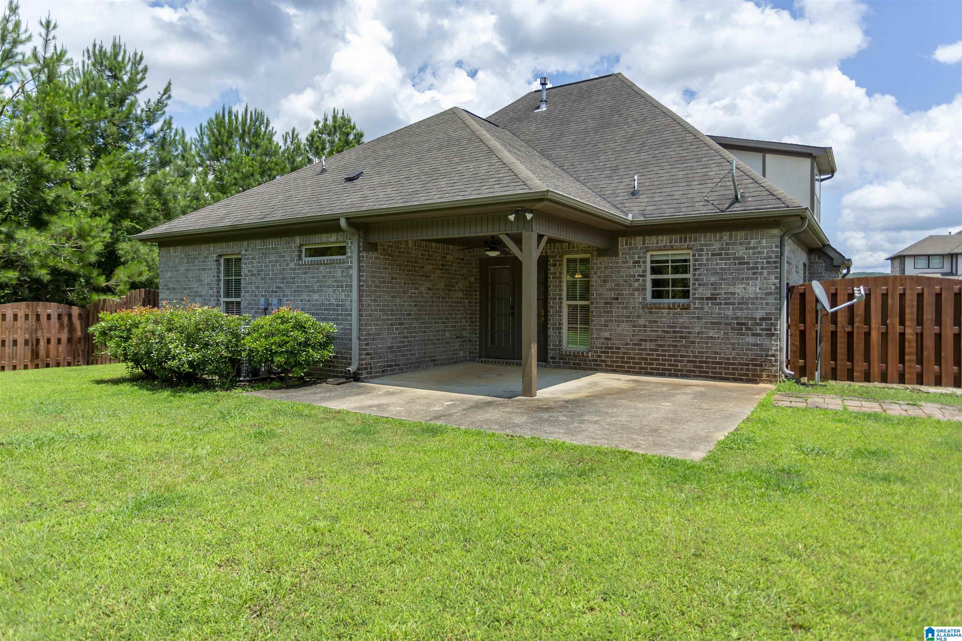 321 Lacey Avenue Alabaster, AL 35114 - Photo 6 of 32