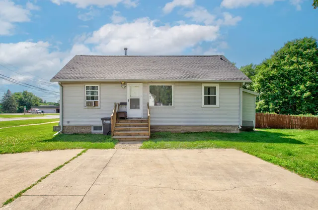 $85,000 | 230 West Prospect Street, Jackson, MI 49203