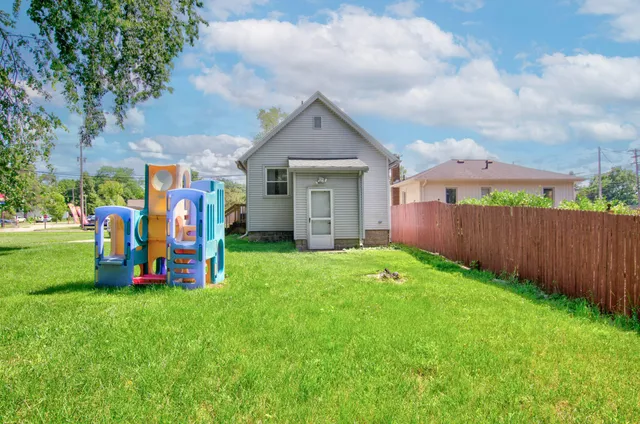 $85,000 | 230 West Prospect Street, Jackson, MI 49203