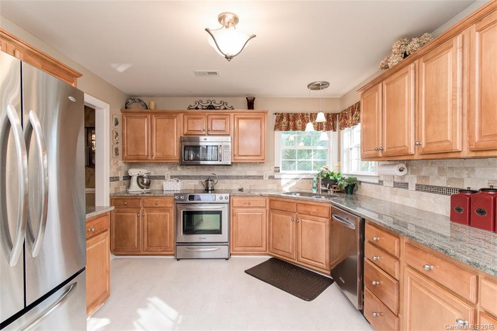 184 Zimmerman Drive Fort Mill, SC 29708 - Photo 9 of 24 Gallery Image 9