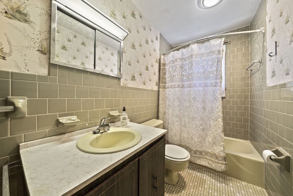 770 Shore Road Bourne, MA 02559 - Photo 14 of 37
