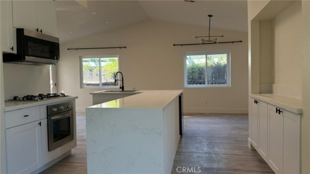 39233 Rising Hill Drive Temecula, CA 92591 - Photo 9 of 34