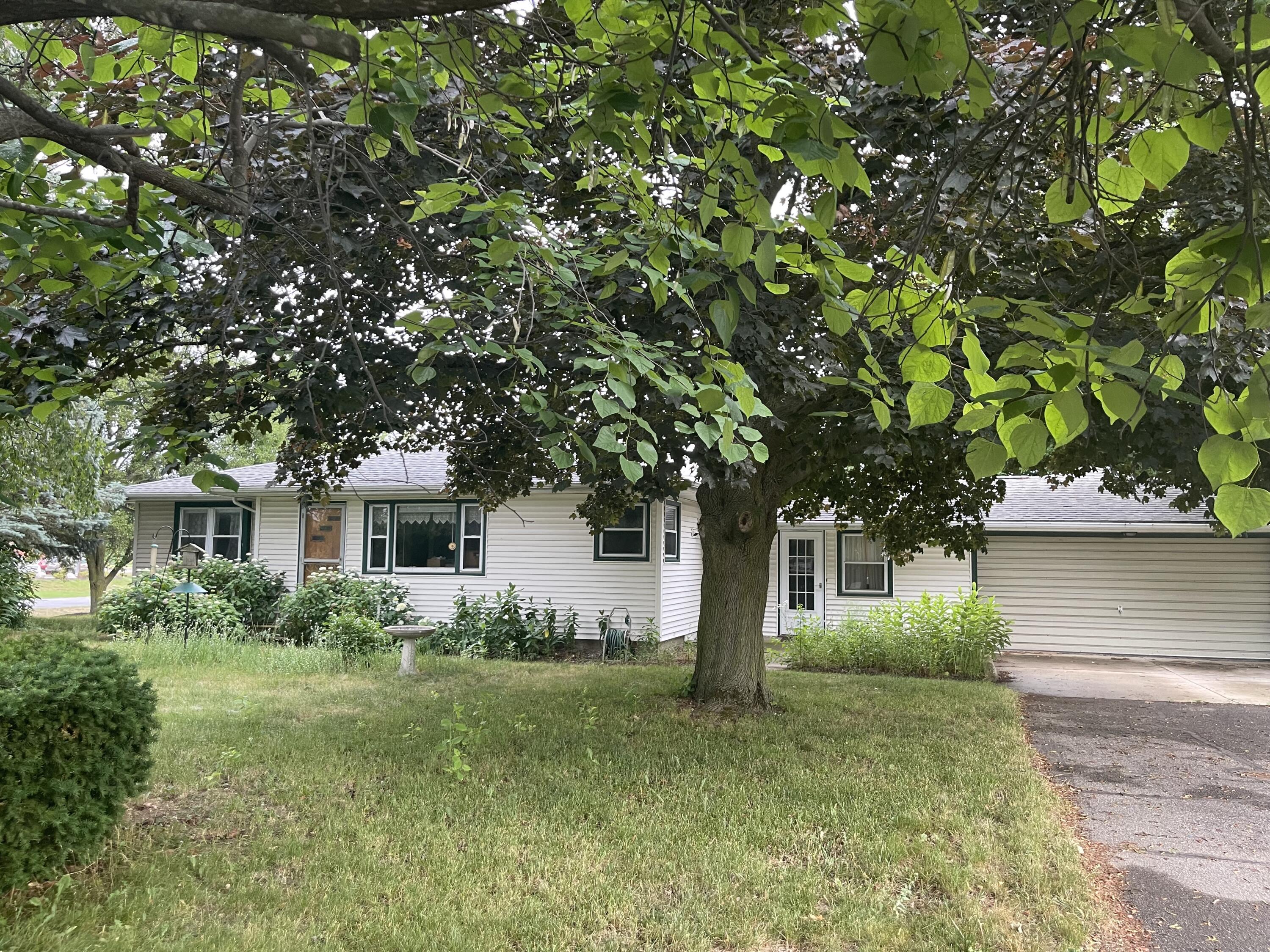 91 West Tuttle Road Ionia, MI 48846 - Photo 1 of 10 IMG_6551