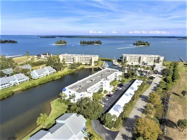 $285,000 | 6408 South River Run Drive, Sebastian, FL 32958