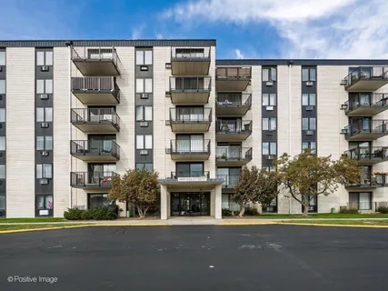 $170,000 | 9098 West Terrace Drive, Unit 1L, Niles, IL 60714