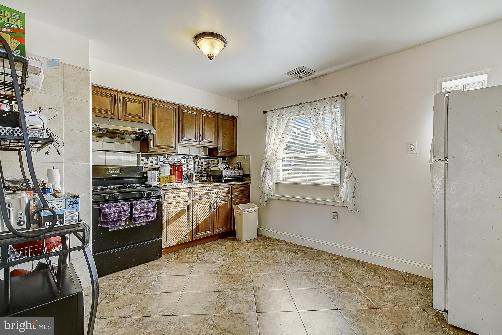 3201 Holyoke Road Philadelphia, PA 19114 - Photo 9 of 32 Gallery Image 9