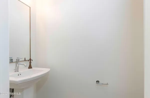 $1,950 | 1510 Kaliste Saloom Road, Unit 405, Lafayette, LA 70508