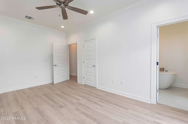 $1,950 | 1510 Kaliste Saloom Road, Unit 405, Lafayette, LA 70508