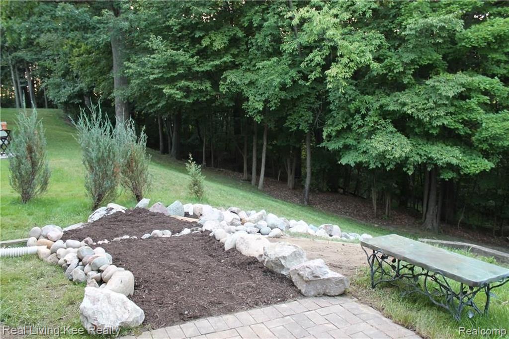 295 Whitney Drive Rochester Hills, MI 48307 - Photo 37 of 42
