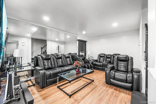 $799,000 | 137-15 170th Street | Rochdale