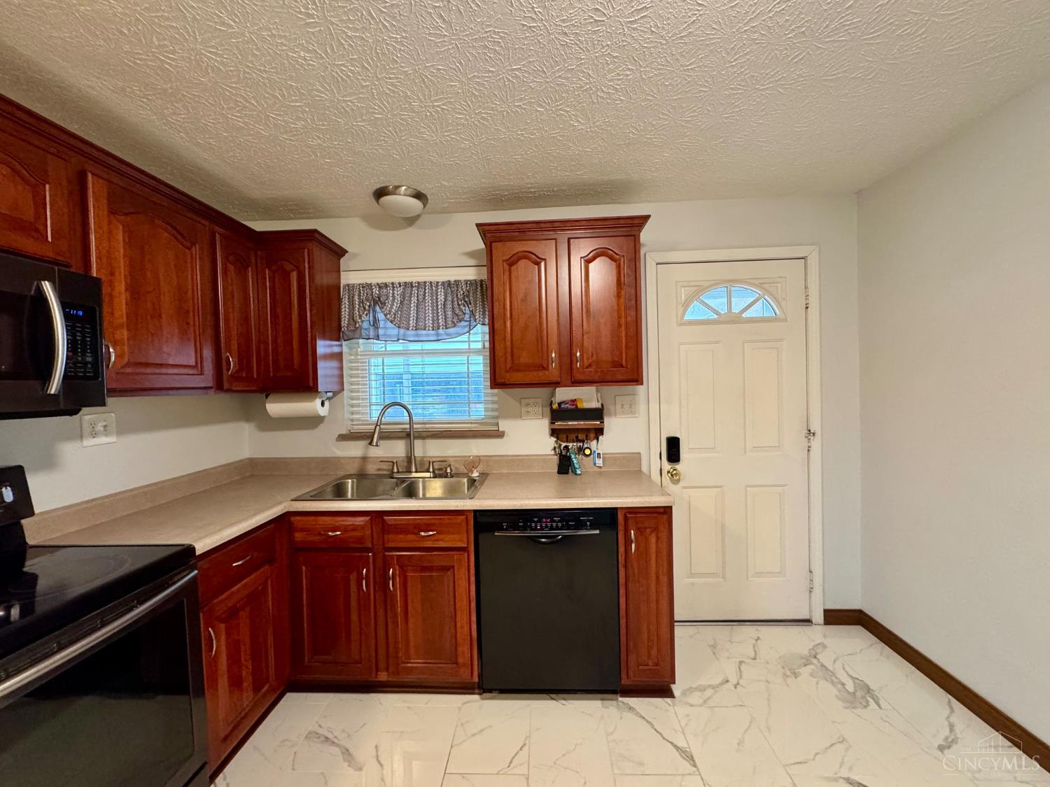 8611 Butler Warren Road West Chester, OH 45069 - Photo 14 of 71 Gallery Image 14