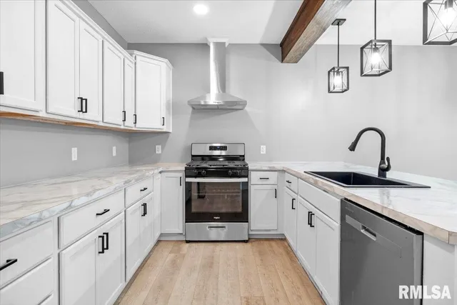 $285,000 | 446 North 7th Street, Auburn, IL 62615