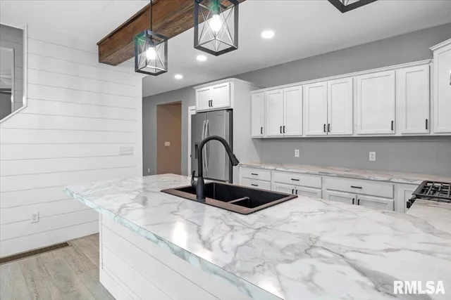 $285,000 | 446 North 7th Street, Auburn, IL 62615