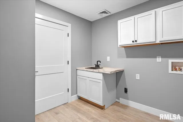 $285,000 | 446 North 7th Street, Auburn, IL 62615