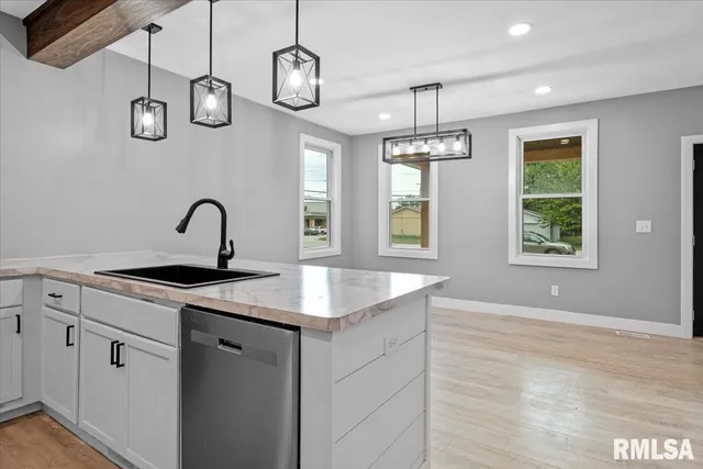 $285,000 | 446 North 7th Street, Auburn, IL 62615