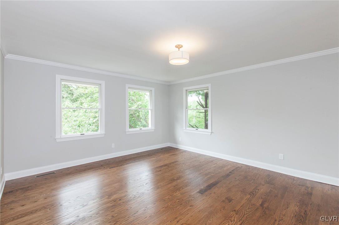 755 Yorkshire Road Allentown, PA 18103 - Photo 17 of 29 Gallery Image 17