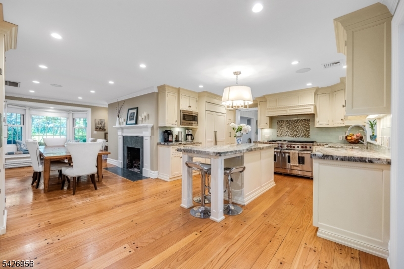 8 White Pine Road Upper Saddle River, NJ 07458 - Photo 10 of 50
