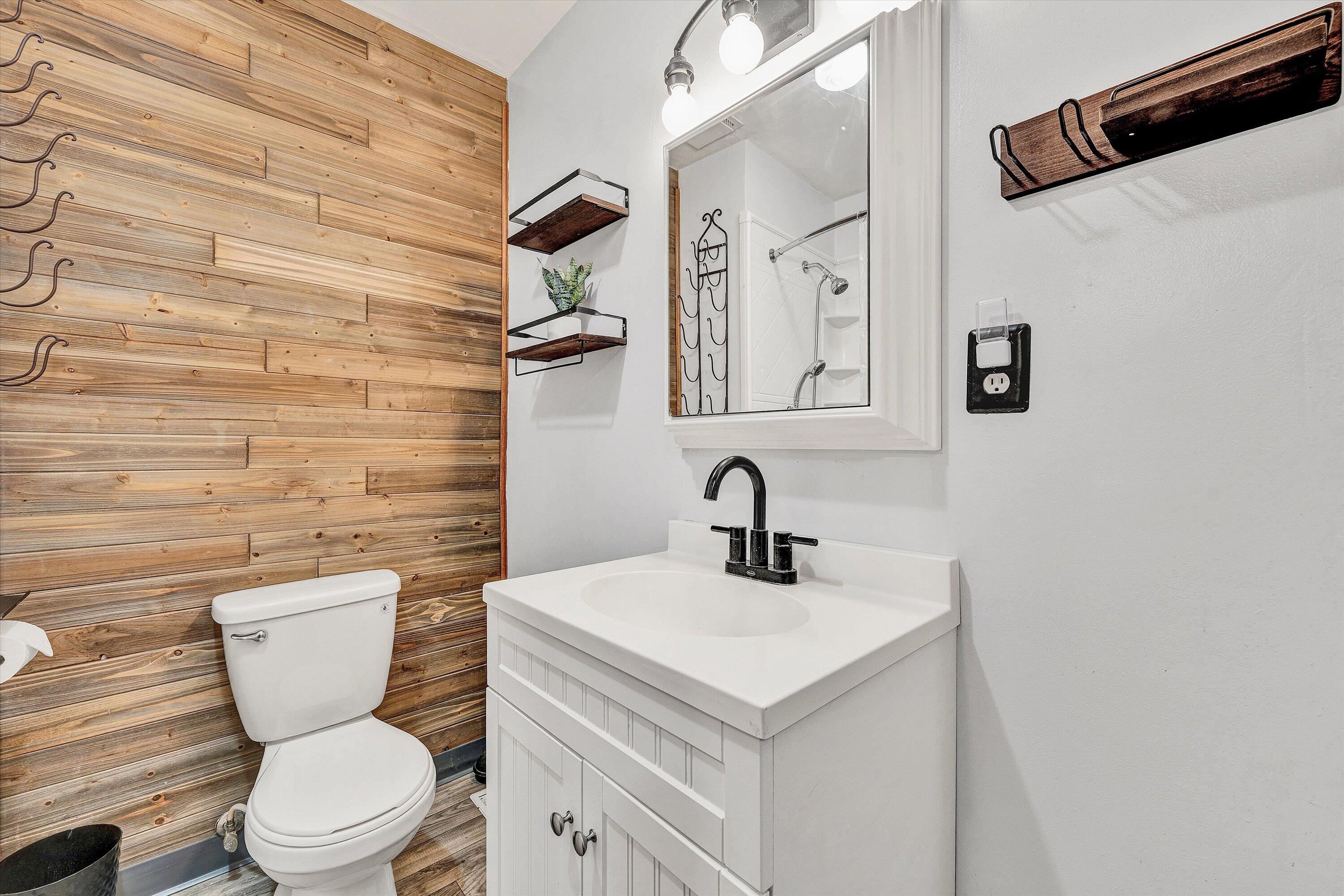 955 Kingston Road Wirtz, VA 24184 - Photo 15 of 60 Hall Bath