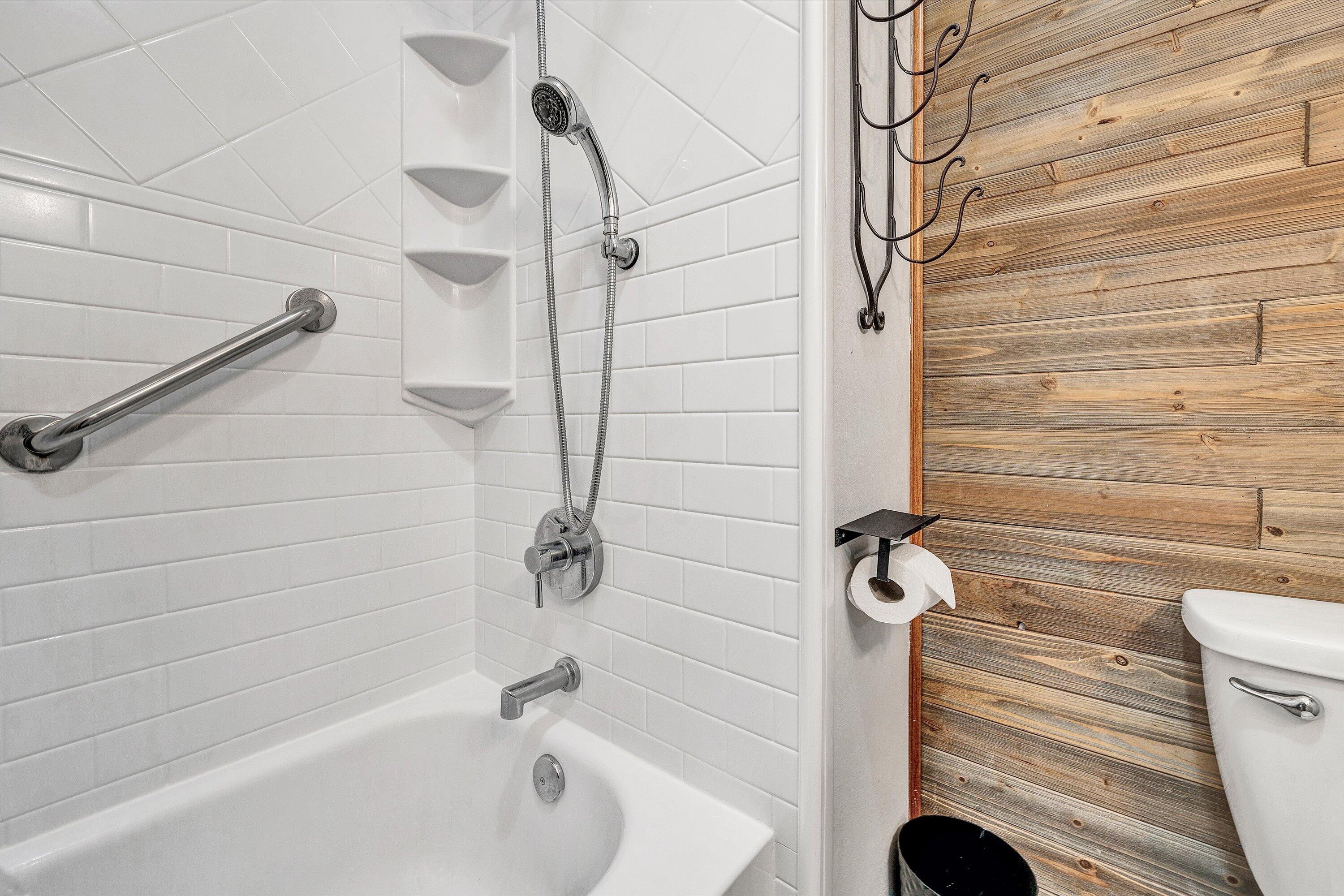 955 Kingston Road Wirtz, VA 24184 - Photo 16 of 60 Hall Bath