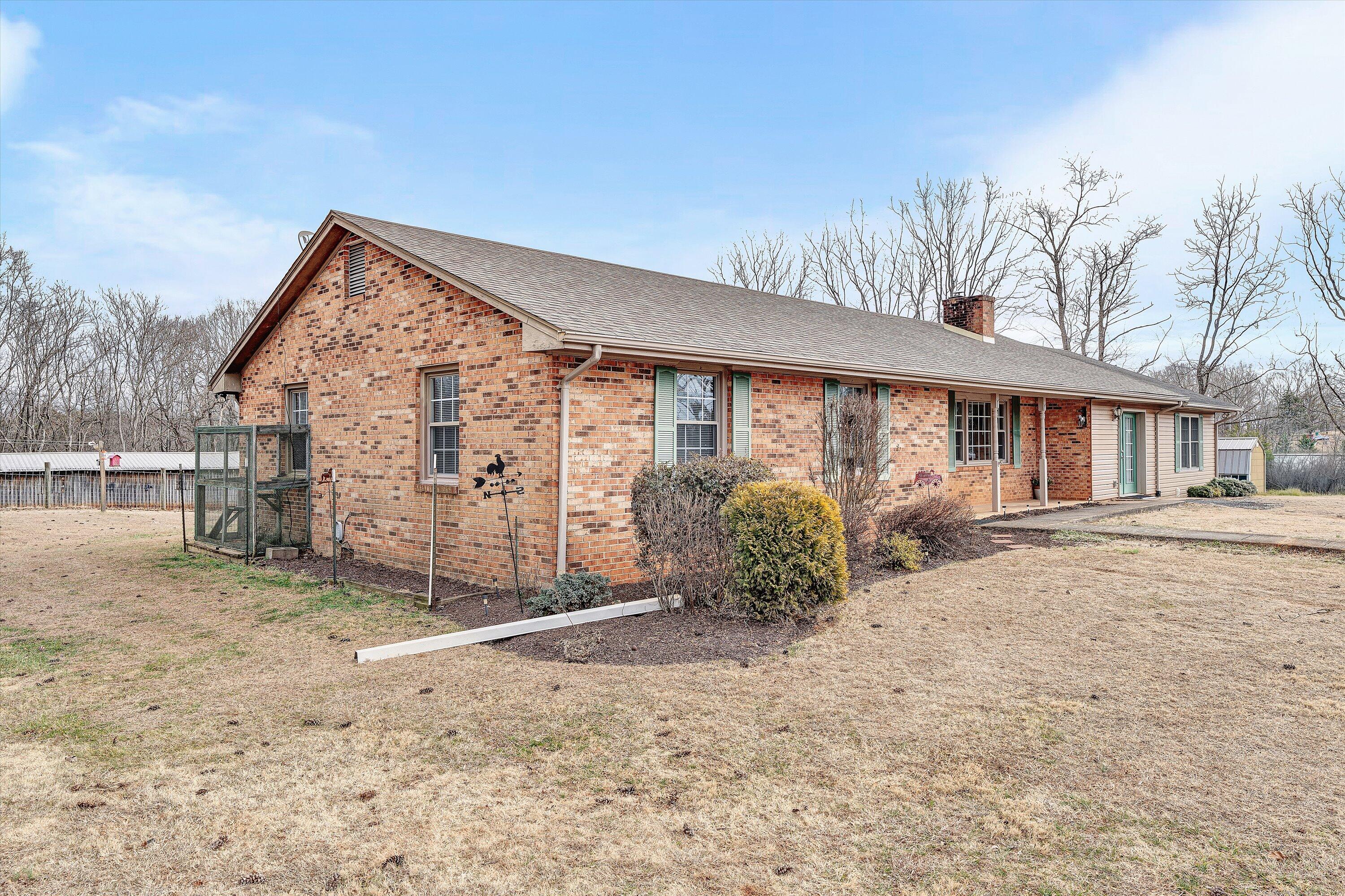 955 Kingston Road Wirtz, VA 24184 - Photo 3 of 60 03-DSC00088