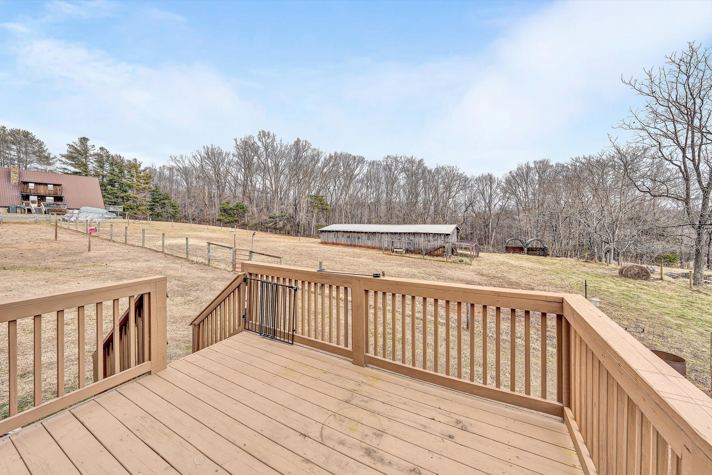 955 Kingston Road Wirtz, VA 24184 - Photo 38 of 60 in law deck