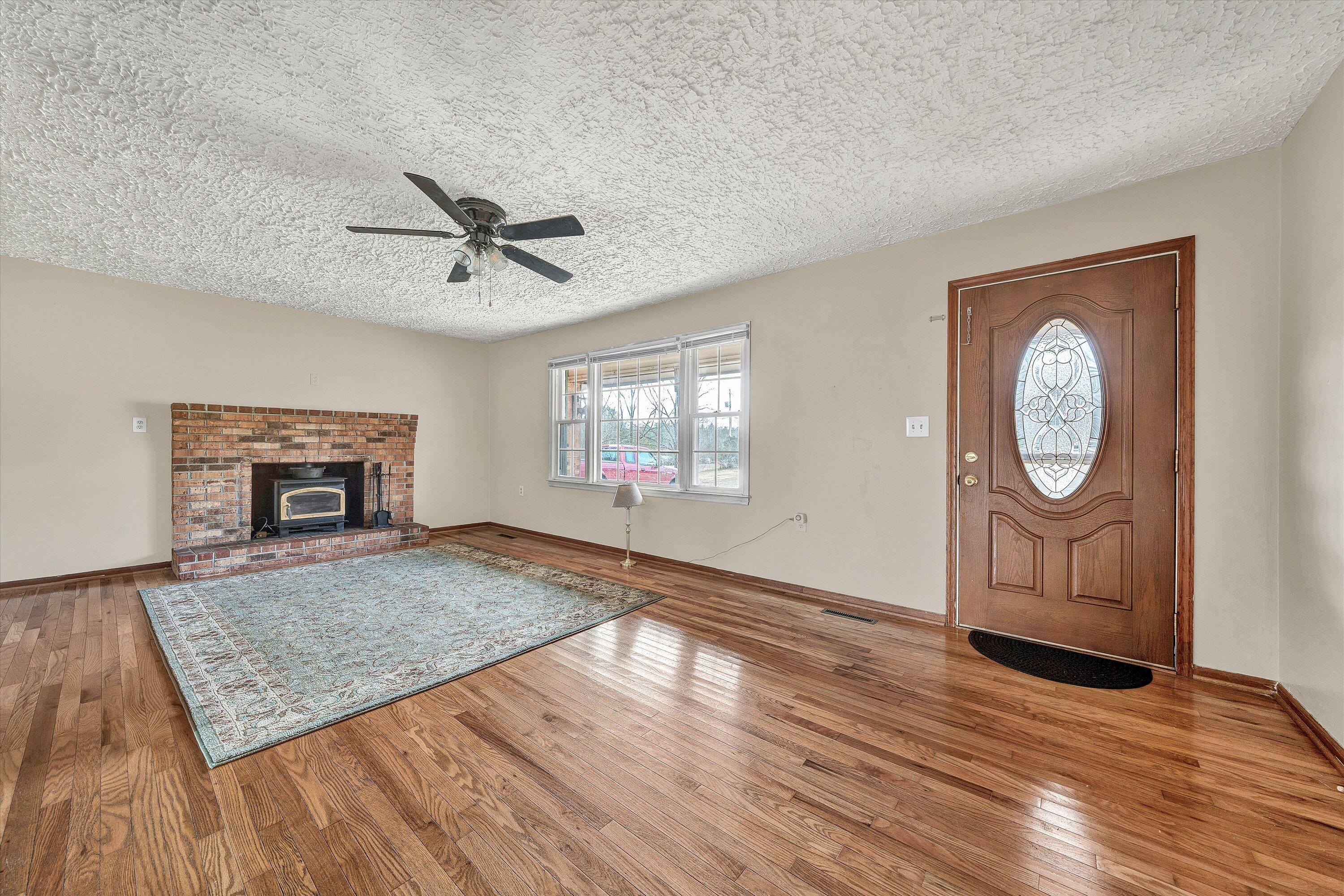 955 Kingston Road Wirtz, VA 24184 - Photo 7 of 60 LR