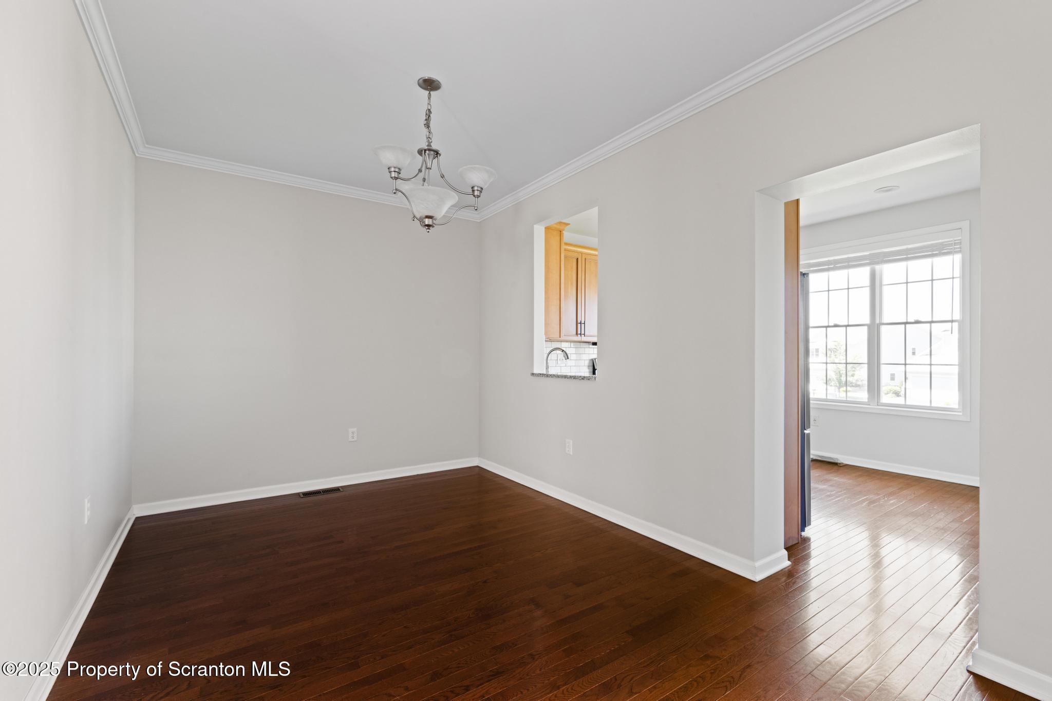 2103 Robinson Cl Moosic, PA 18507 - Photo 11 of 40 Dining Area