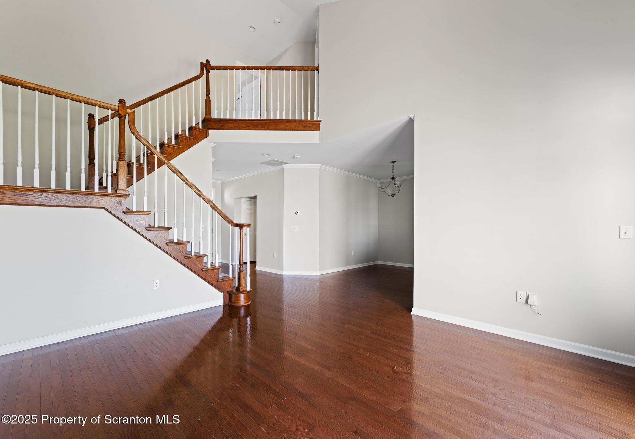 2103 Robinson Cl Moosic, PA 18507 - Photo 19 of 40 2 tier view