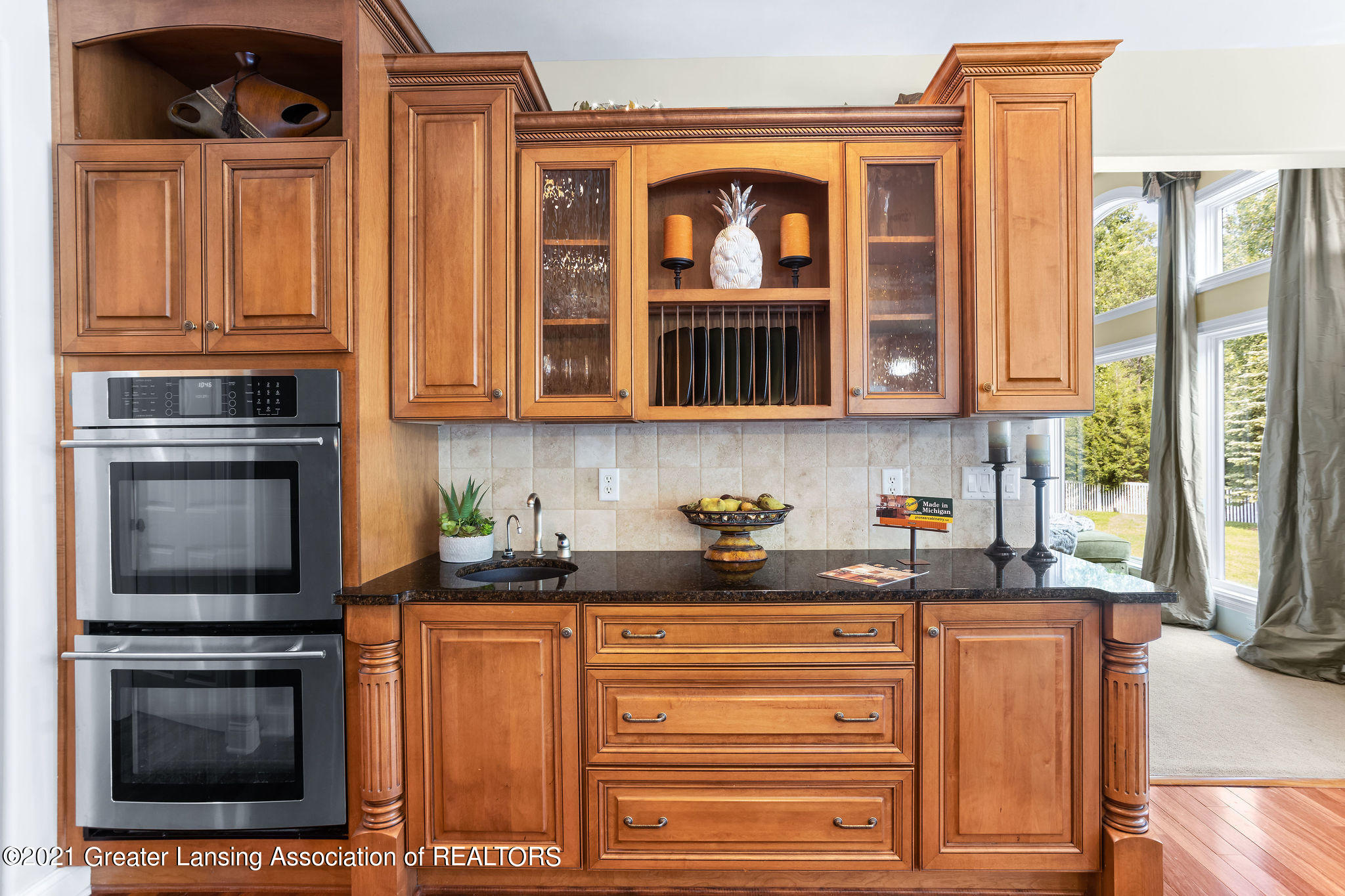 910 Abbey Road East Lansing, MI 48823 - Photo 15 of 57 Double oven and butler pantry