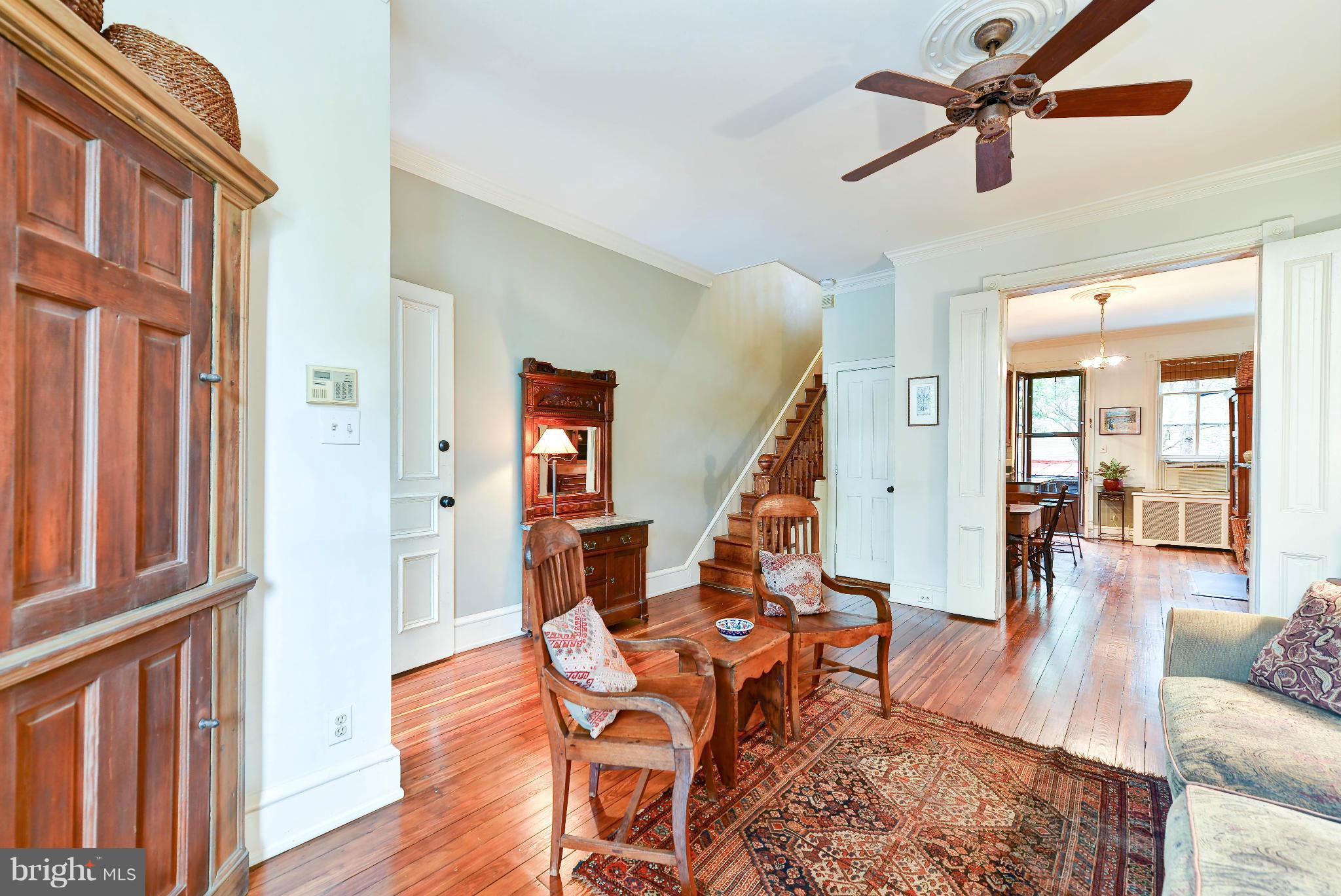 814 E Street Southeast Washington, DC 20003 - Photo 5 of 30