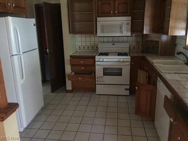 2227 Hubbard Masury Road Hubbard, OH 44425 - Photo 5 of 11 Gallery Image 5