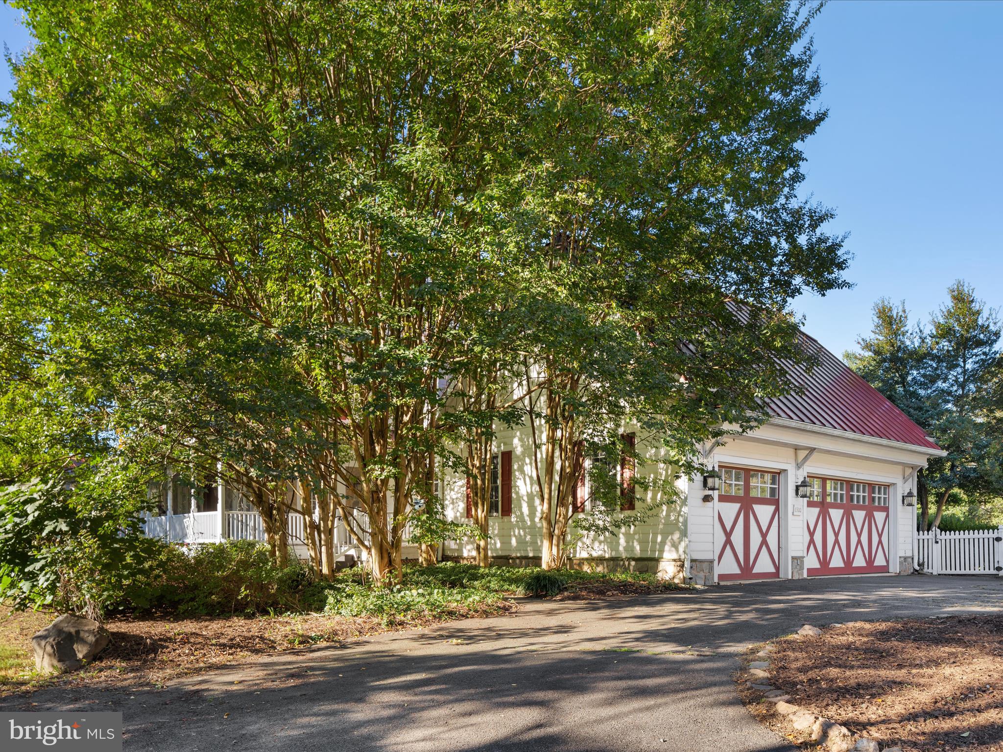 6500 Clifton Road Clifton, VA 20124 - Photo 54 of 146 3 Car Garage Primary House