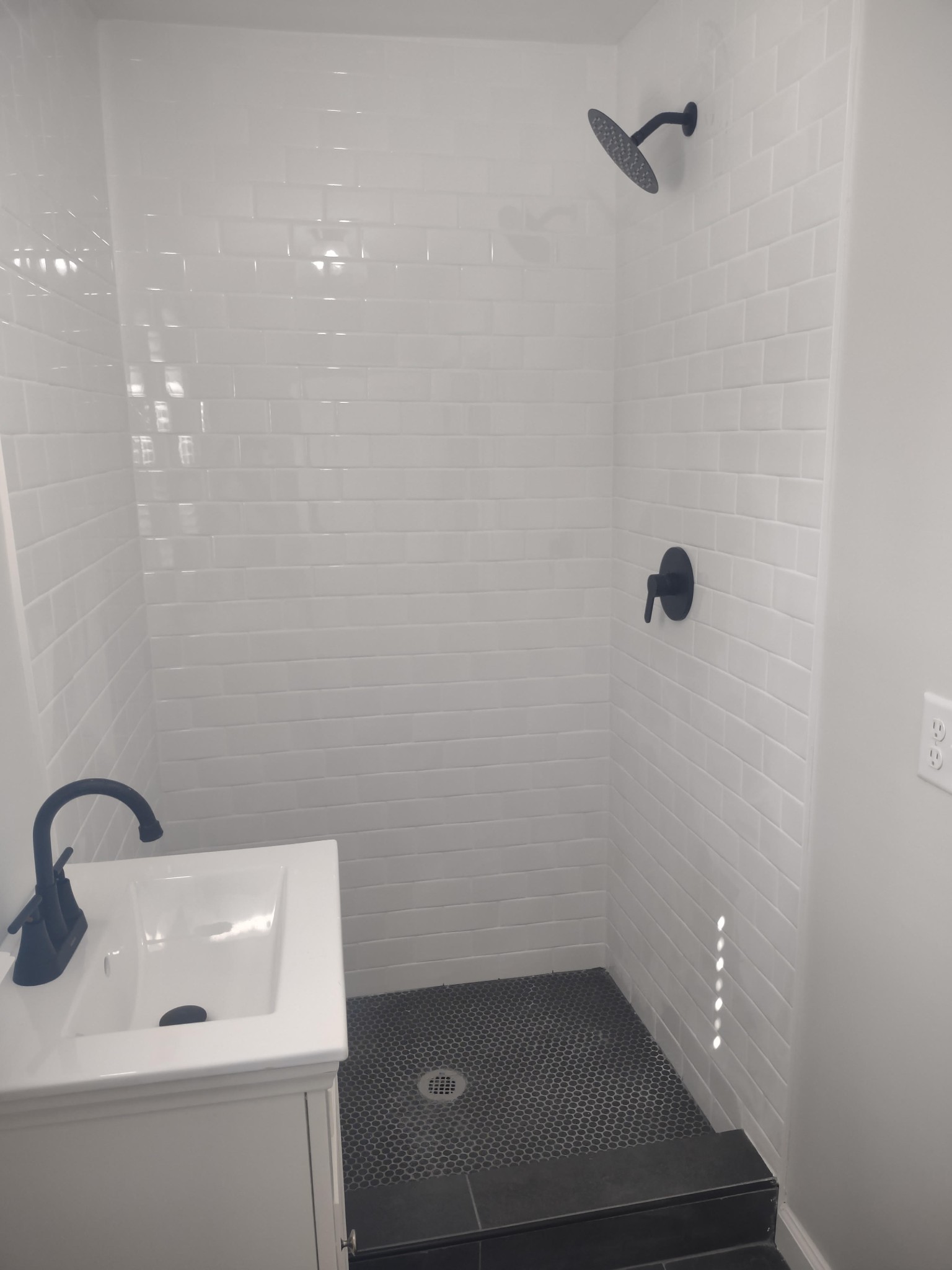 143 Morrison Street, Unit 3 Gallatin, TN 37066 - Photo 9 of 11 a bathroom with a sink