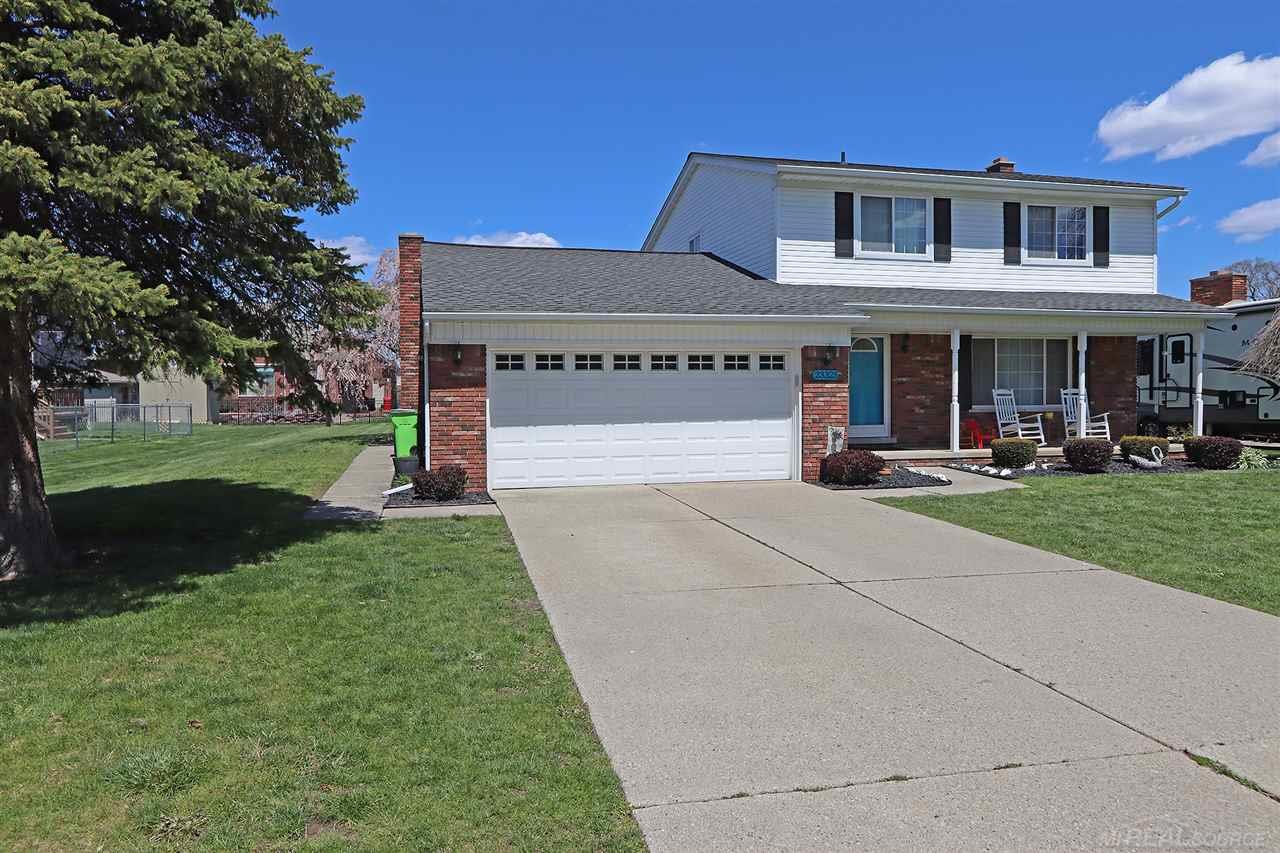 23325 Rochelle Street Macomb, MI 48042 - Photo 4 of 67 Driveway