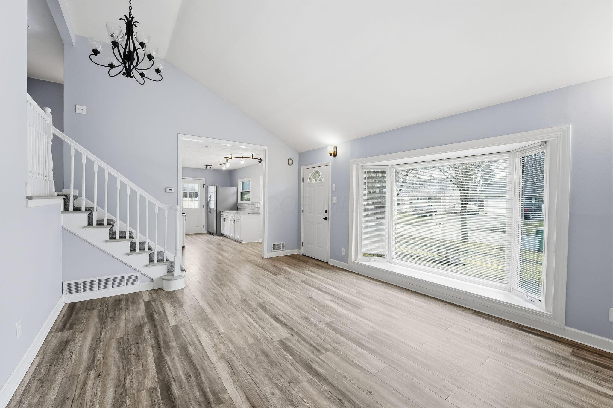 1260 Country Club Road Columbus, OH 43227 - Photo 1 of 28 Great Room