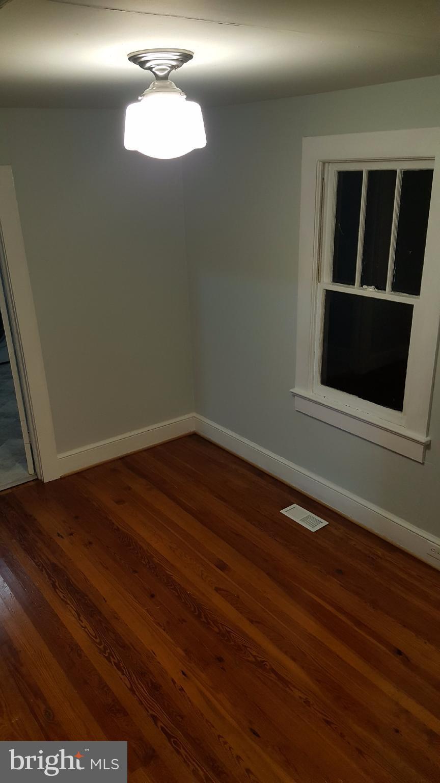 648 Caisson Road Fredericksburg, VA 22405 - Photo 11 of 27 Living Room