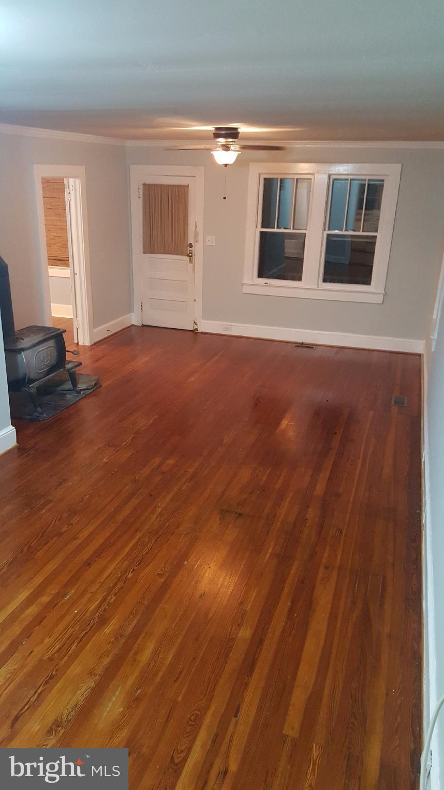 648 Caisson Road Fredericksburg, VA 22405 - Photo 16 of 27 Living Room