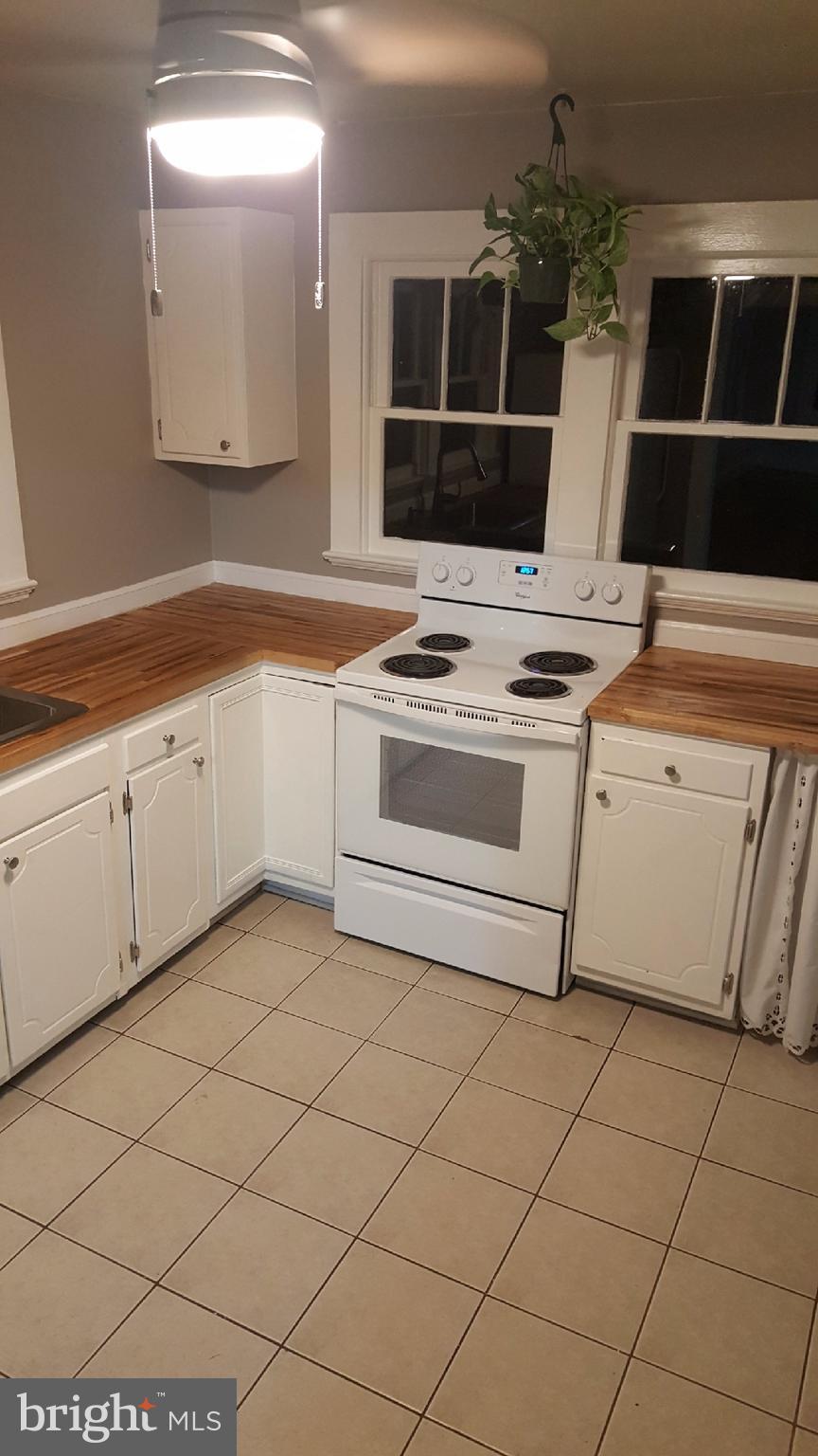 648 Caisson Road Fredericksburg, VA 22405 - Photo 20 of 27 Kitchen