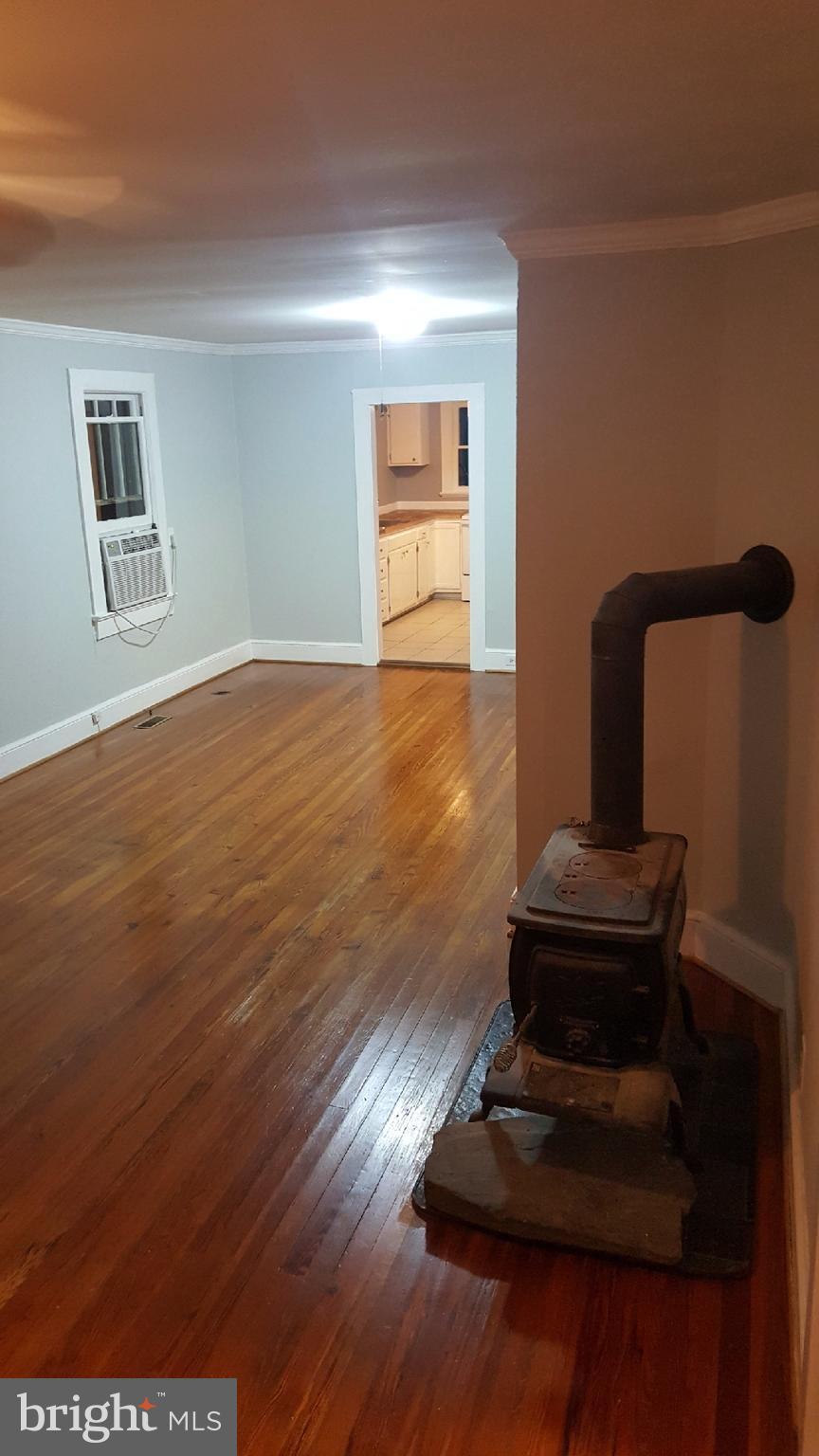 648 Caisson Road Fredericksburg, VA 22405 - Photo 8 of 27 Living Room