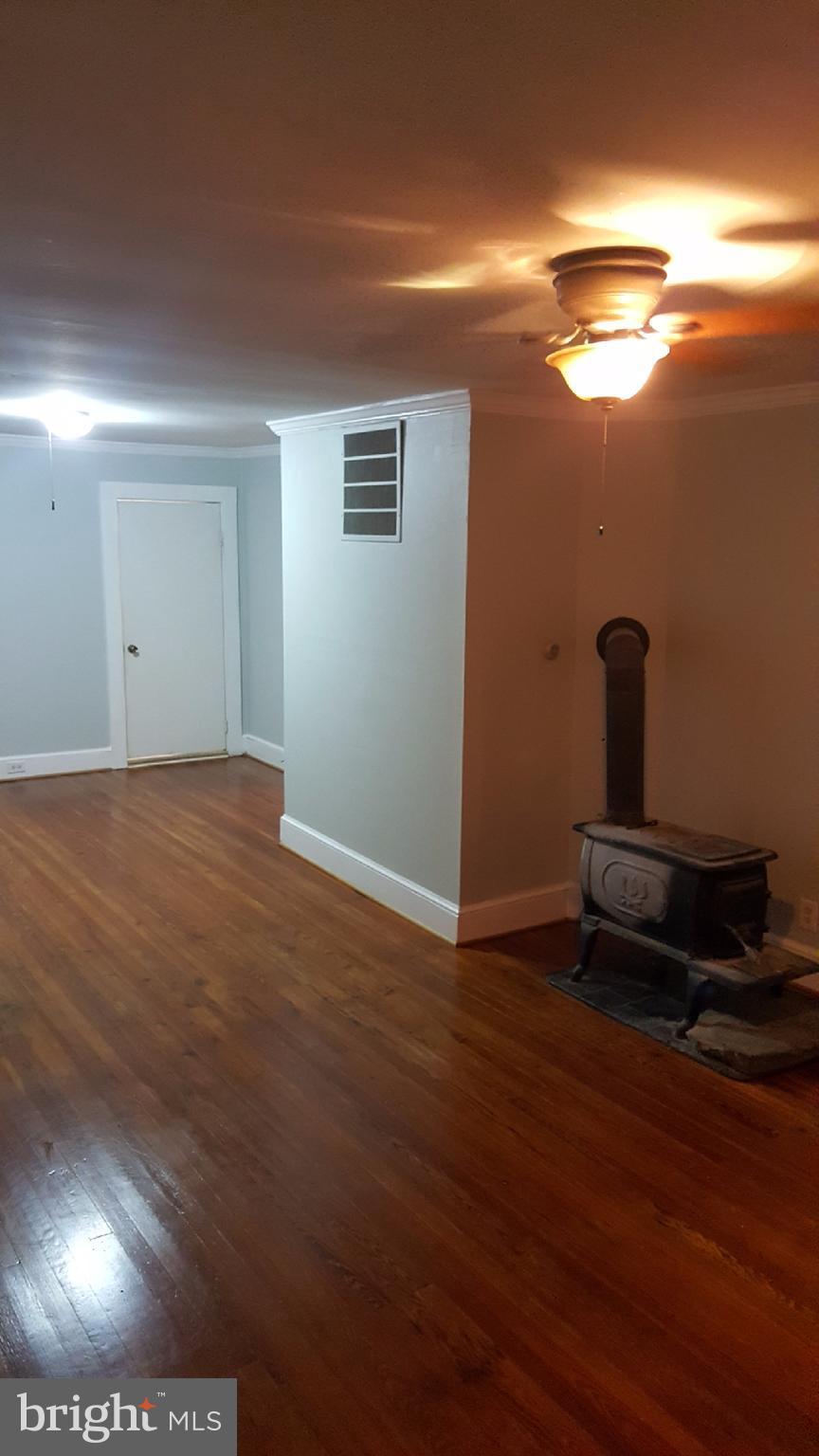 648 Caisson Road Fredericksburg, VA 22405 - Photo 9 of 27 Living Room